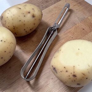 Vintage Pampered Chef #1050 Floating Blade Vegetable Potato Peeler Sweden 6.5”